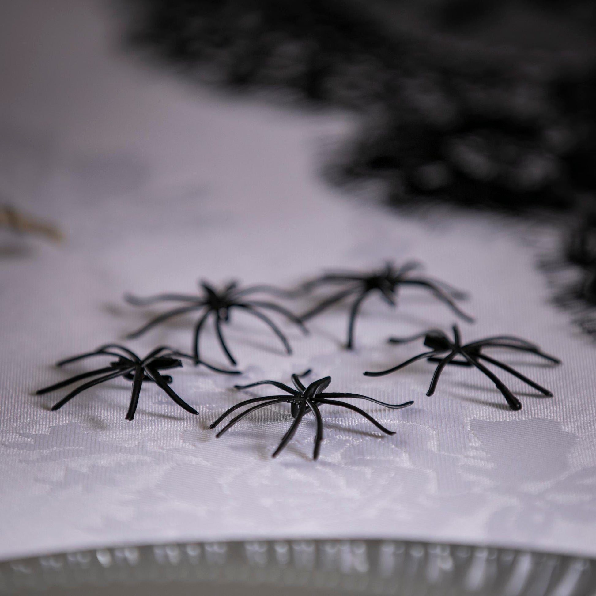 Black Spider Table Confetti - Tableday